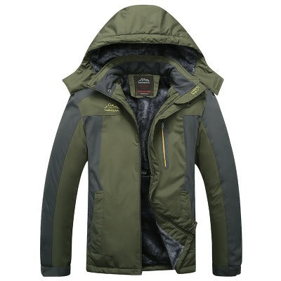Hot selling autumn and winter oversized men's plush and thick assault jackets for outdoor sports, warmth, and mountaineering